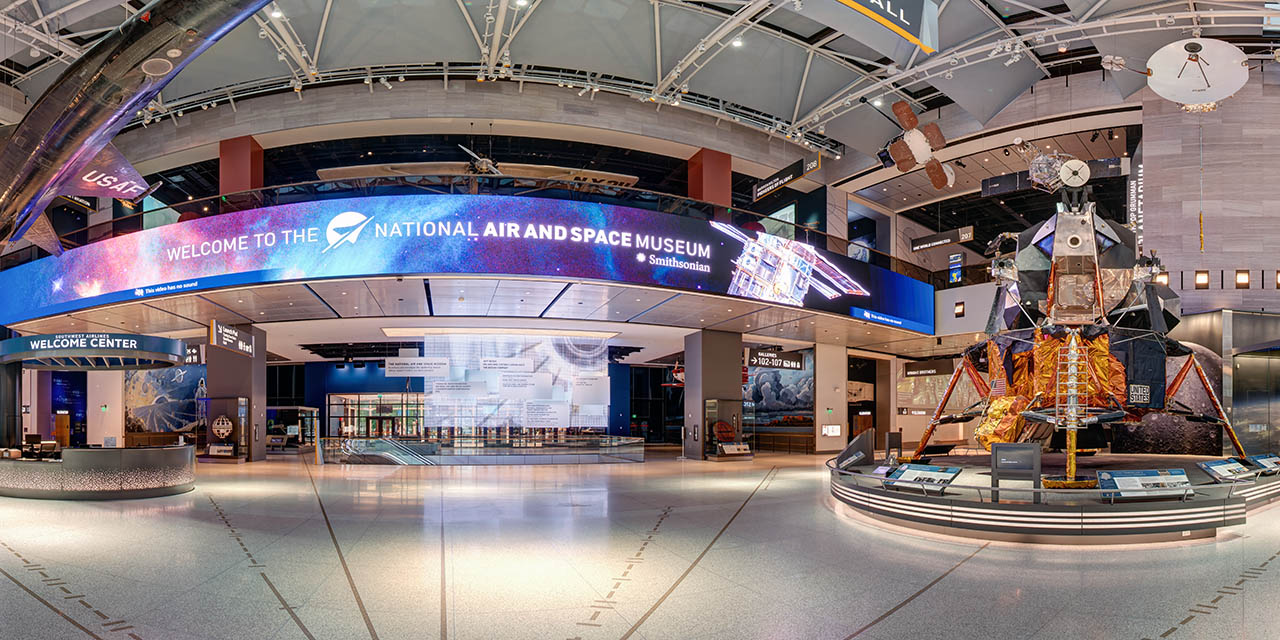 Landmark aircraft and spacecraft in Milestones of Flight